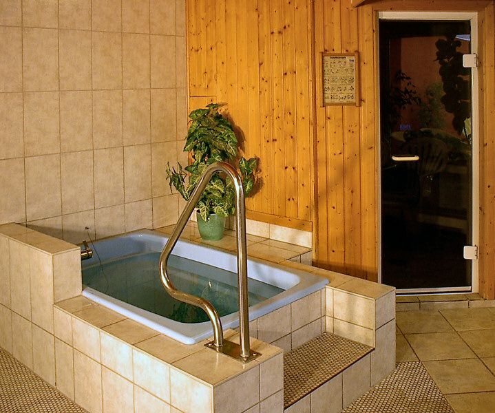 Sauna mit Tauchbecken
